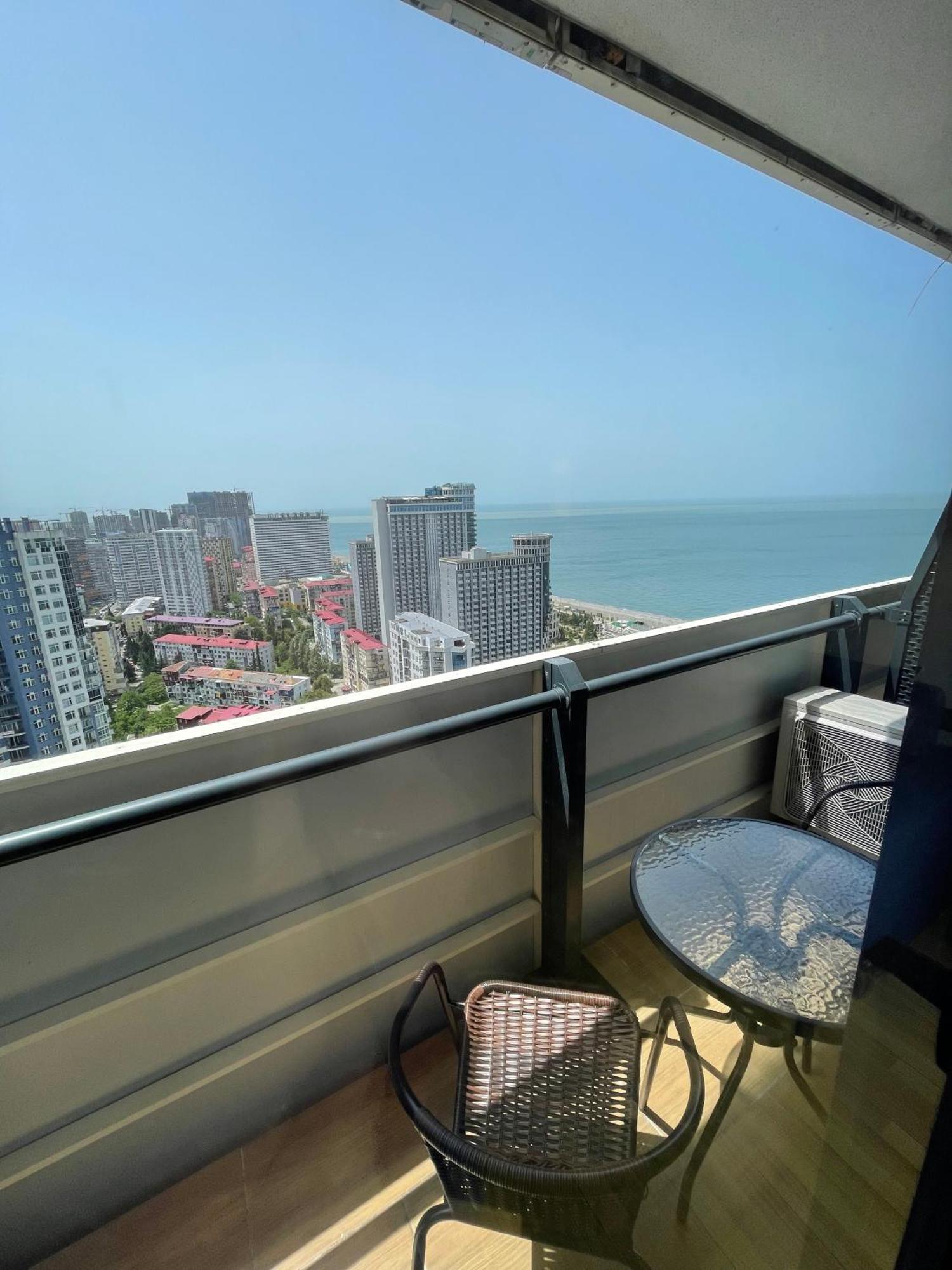 Orbi City Sea View Batumi Exteriör bild