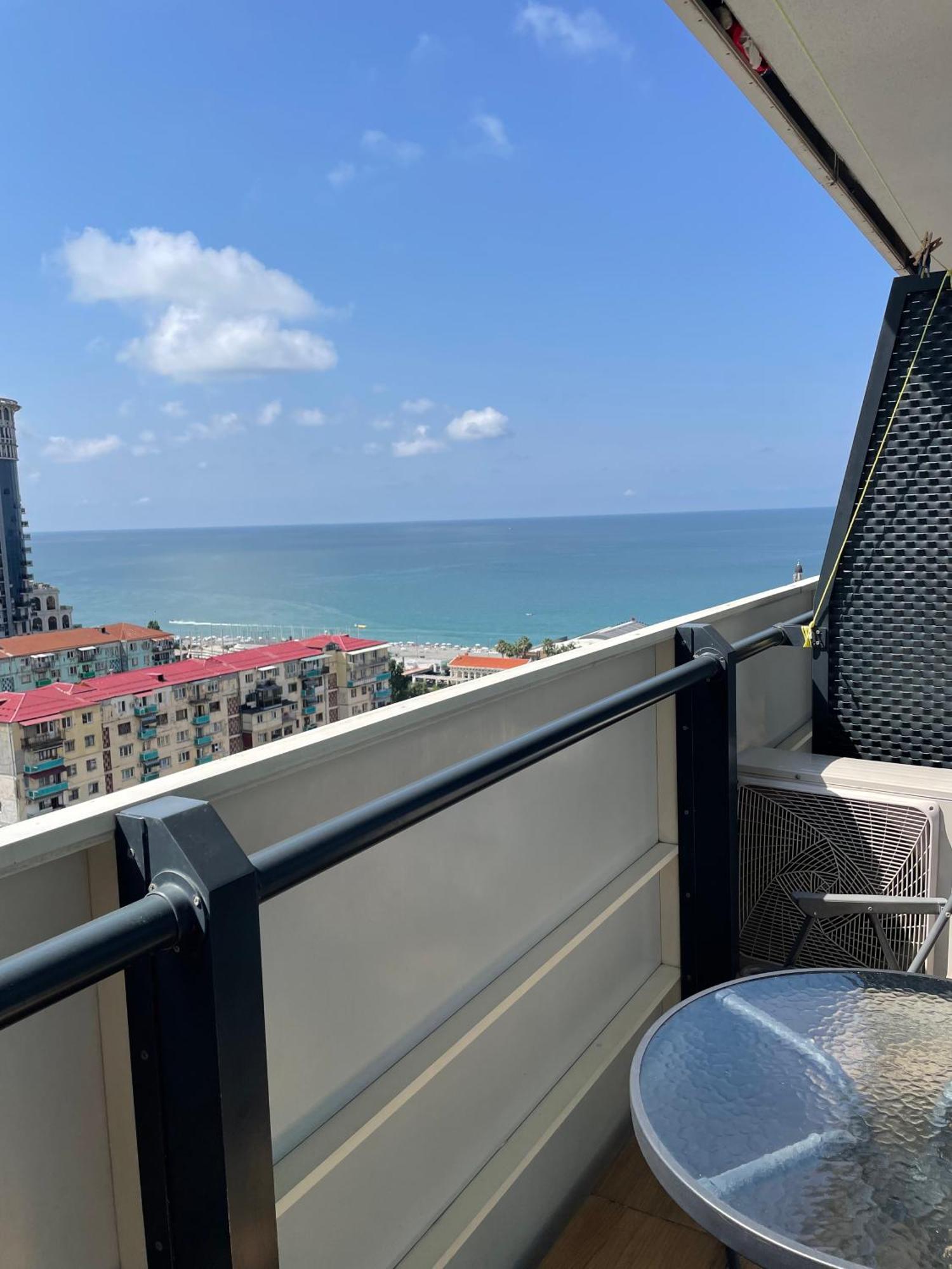 Orbi City Sea View Batumi Exteriör bild