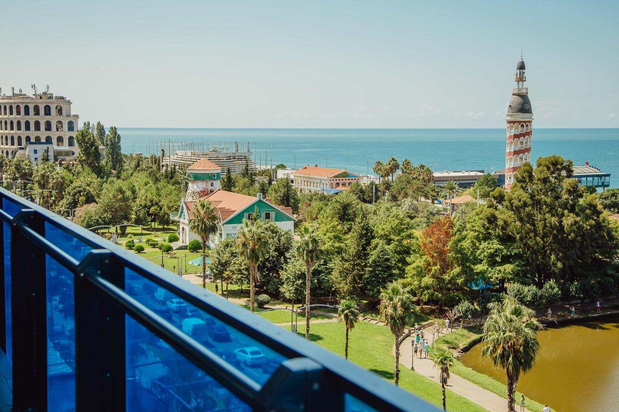 Orbi City Sea View Batumi Exteriör bild