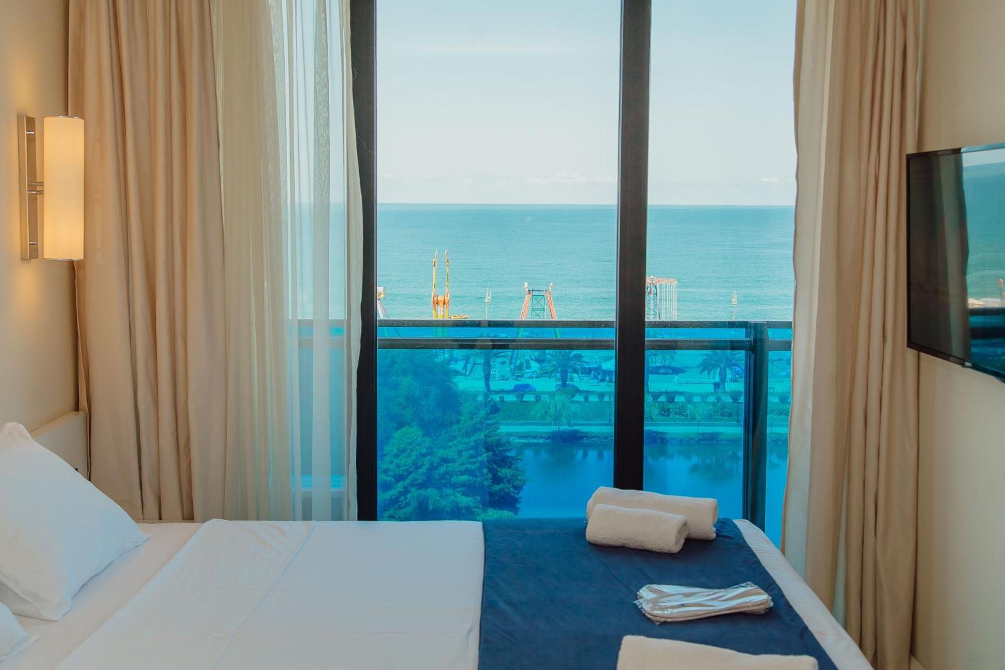 Orbi City Sea View Batumi Exteriör bild